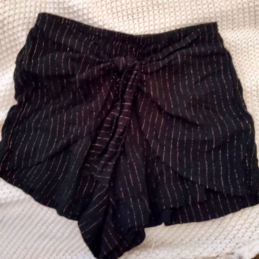 Tori Praver excellent condition shorts  all items marked $10 or less r 10/25